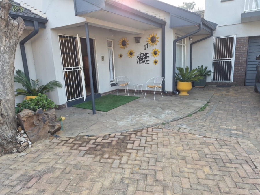  Bedroom Property for Sale in Arcon Park Gauteng