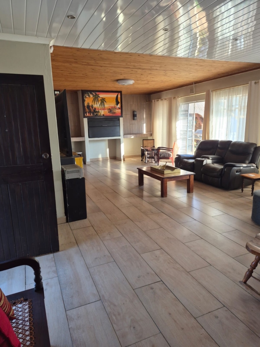  Bedroom Property for Sale in Arcon Park Gauteng