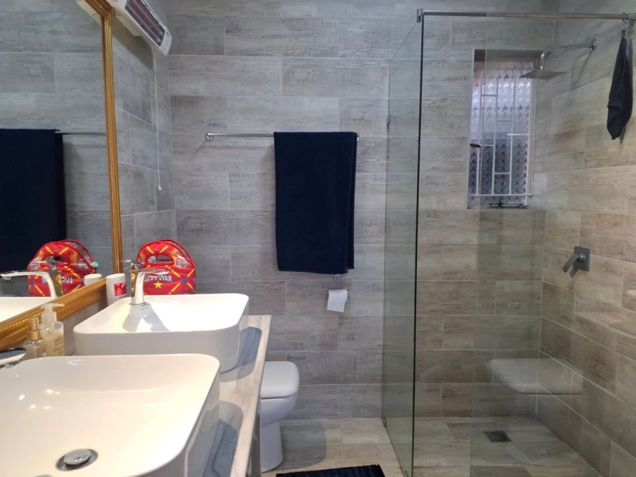  Bedroom Property for Sale in Arcon Park Gauteng