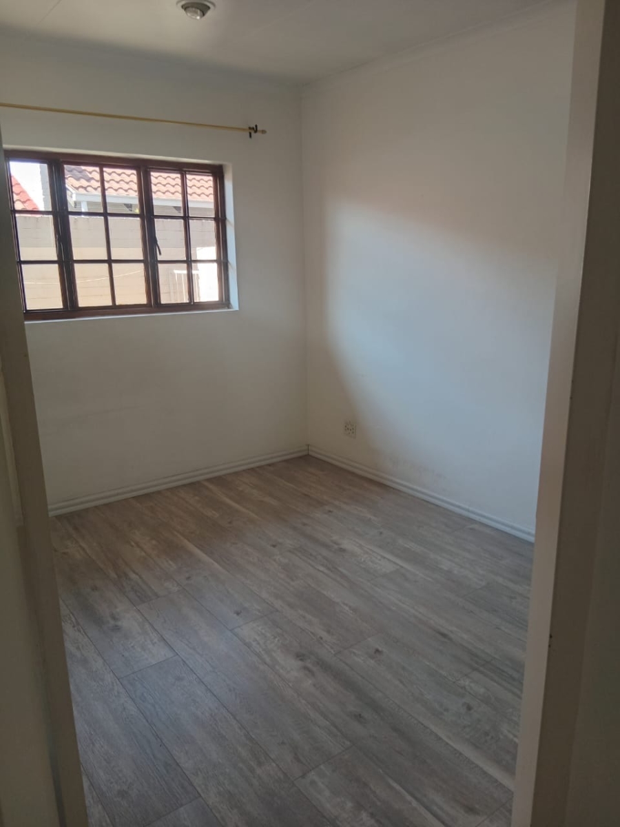 To Let 2 Bedroom Property for Rent in Ferndale Gauteng