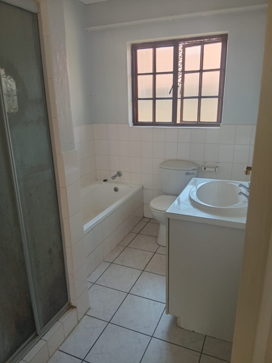 To Let 2 Bedroom Property for Rent in Ferndale Gauteng
