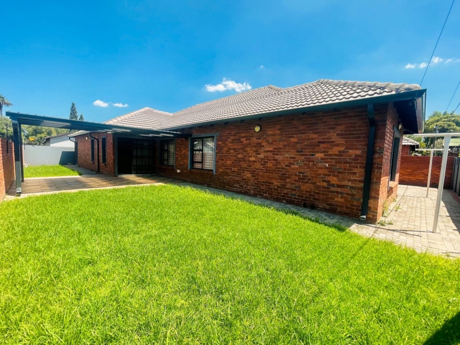 4 Bedroom Property for Sale in Brackenhurst Gauteng