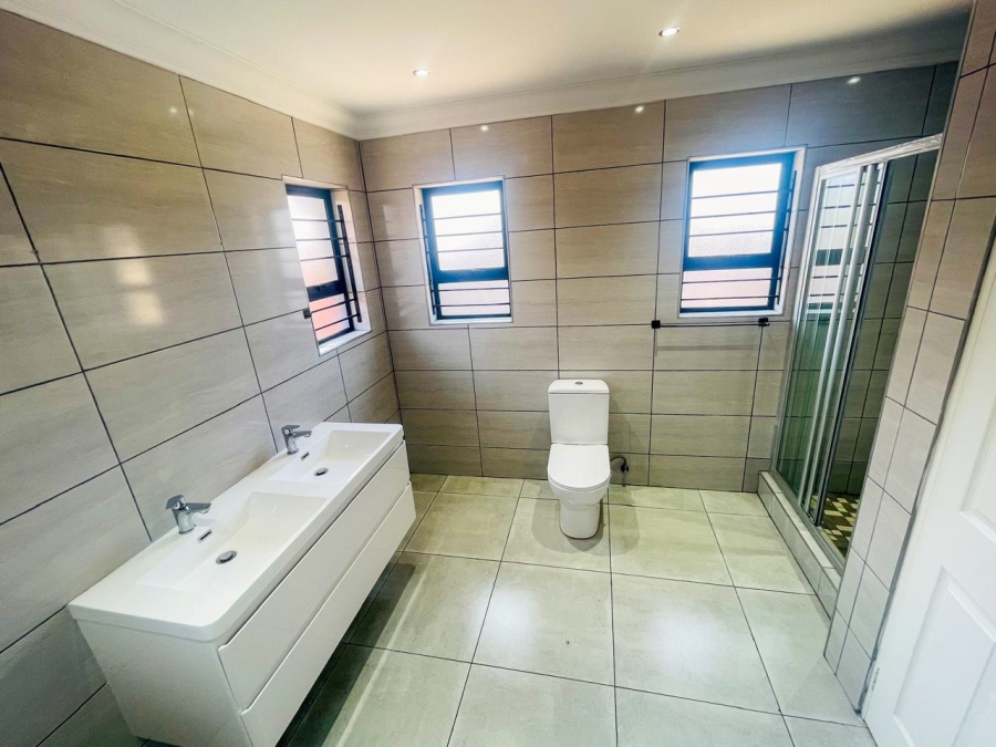 4 Bedroom Property for Sale in Brackenhurst Gauteng