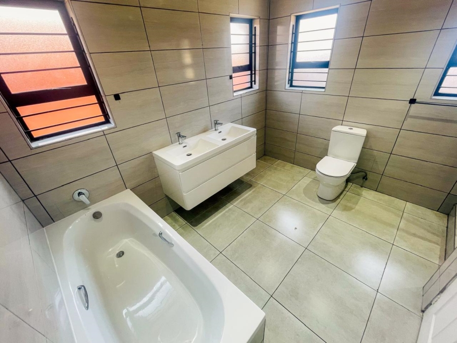 4 Bedroom Property for Sale in Brackenhurst Gauteng