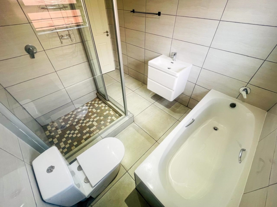 4 Bedroom Property for Sale in Brackenhurst Gauteng