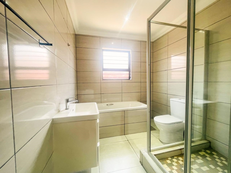 4 Bedroom Property for Sale in Brackenhurst Gauteng