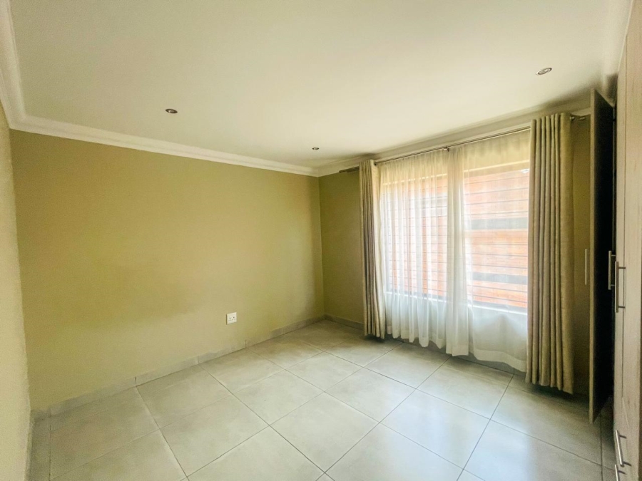 4 Bedroom Property for Sale in Brackenhurst Gauteng