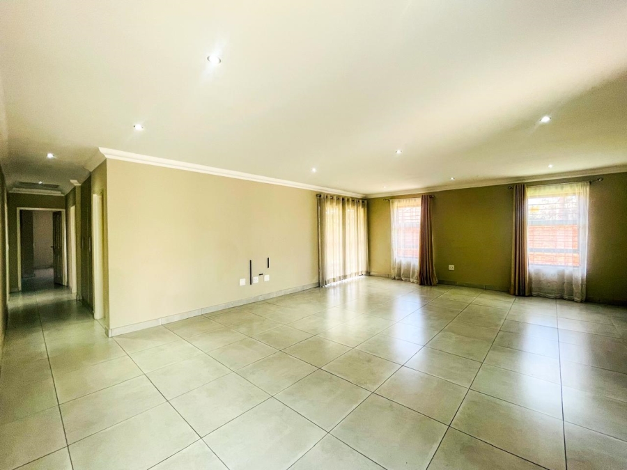 4 Bedroom Property for Sale in Brackenhurst Gauteng