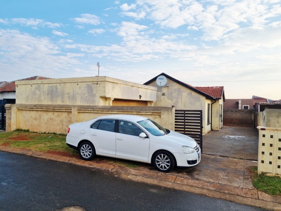 3 Bedroom Property for Sale in Dawn Park Gauteng