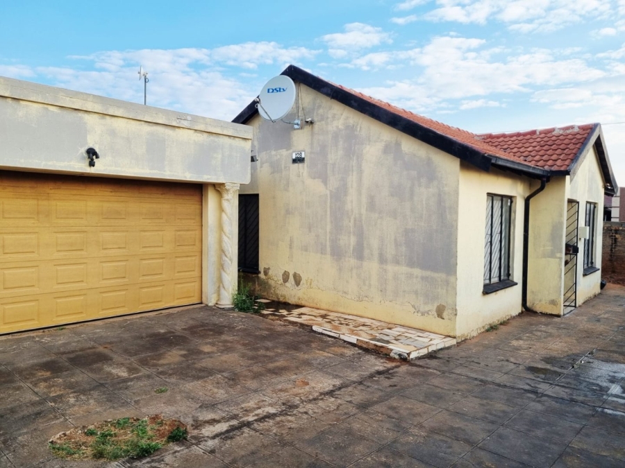 3 Bedroom Property for Sale in Dawn Park Gauteng