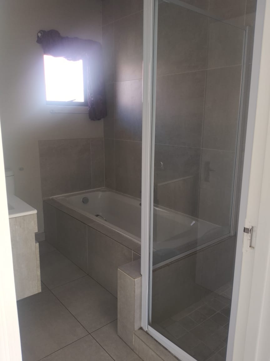 2 Bedroom Property for Sale in Ravenswood Gauteng
