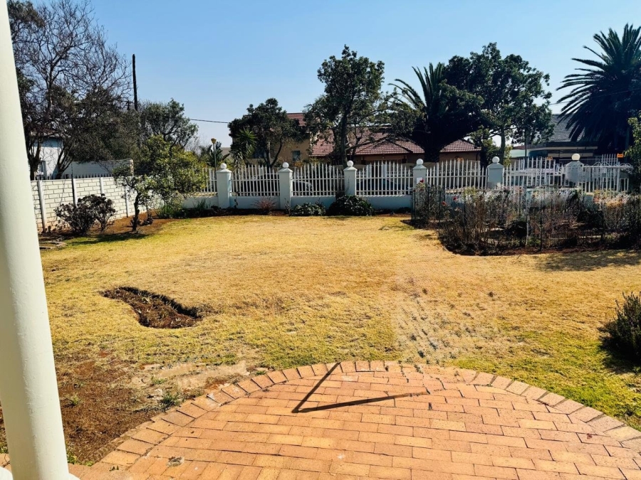 To Let 3 Bedroom Property for Rent in Lakefield Gauteng