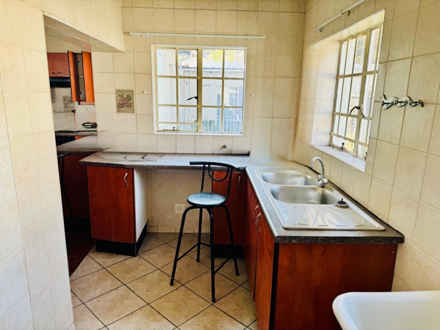 To Let 3 Bedroom Property for Rent in Lakefield Gauteng