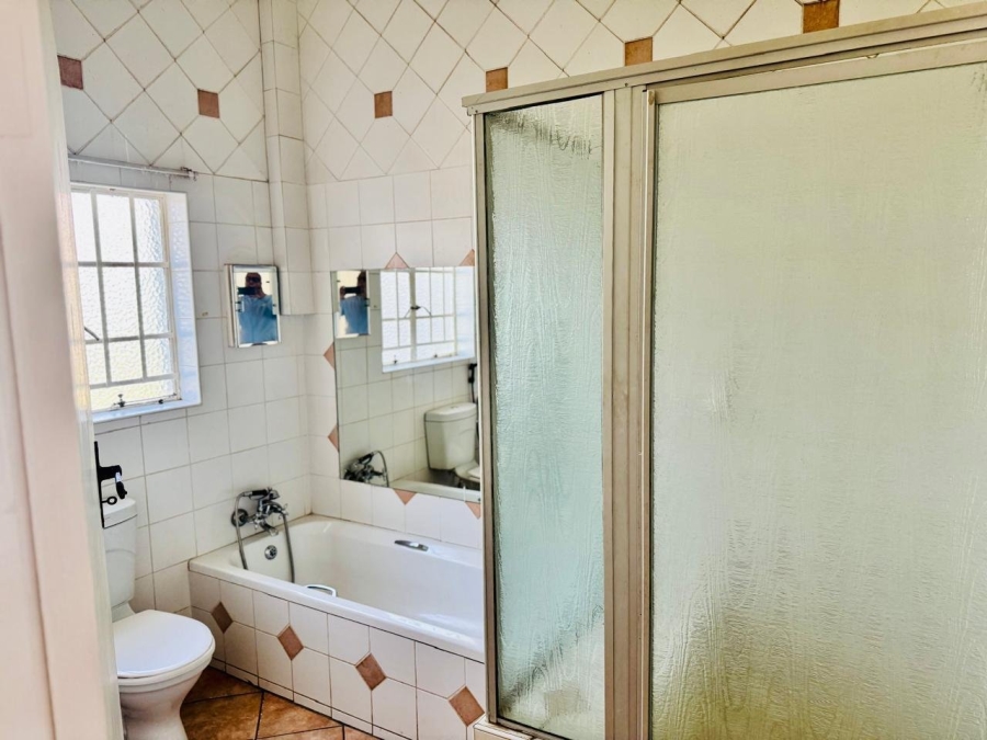 To Let 3 Bedroom Property for Rent in Lakefield Gauteng