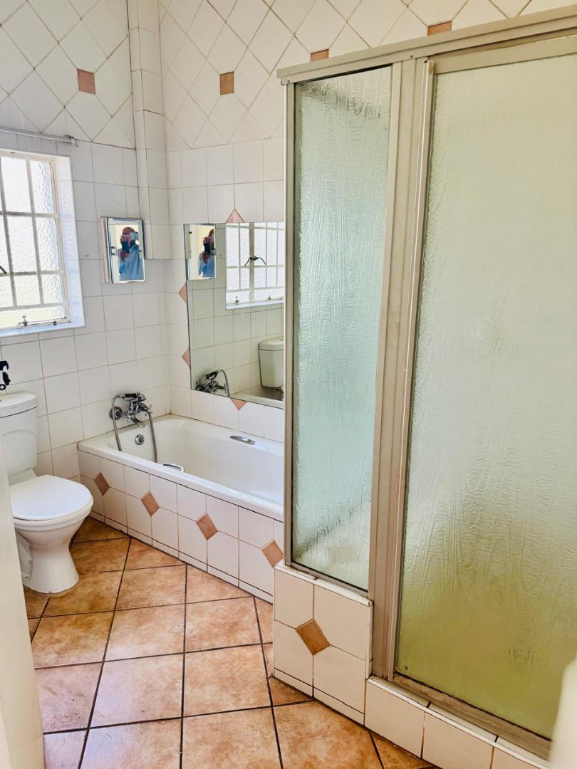 To Let 3 Bedroom Property for Rent in Lakefield Gauteng