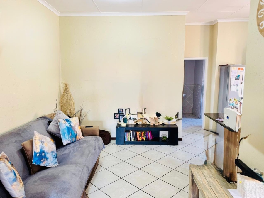 To Let 2 Bedroom Property for Rent in Ravenswood Gauteng