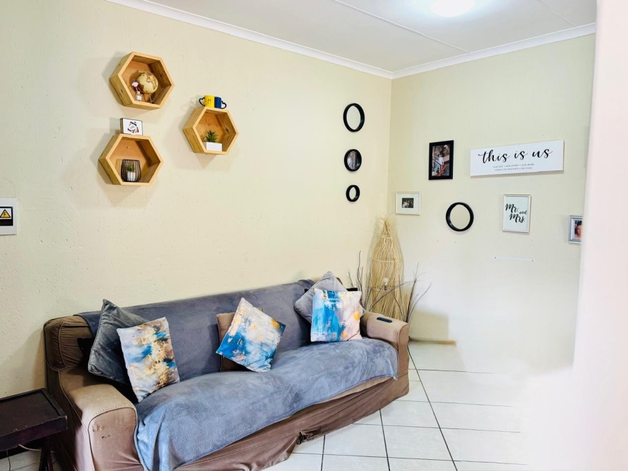 To Let 2 Bedroom Property for Rent in Ravenswood Gauteng