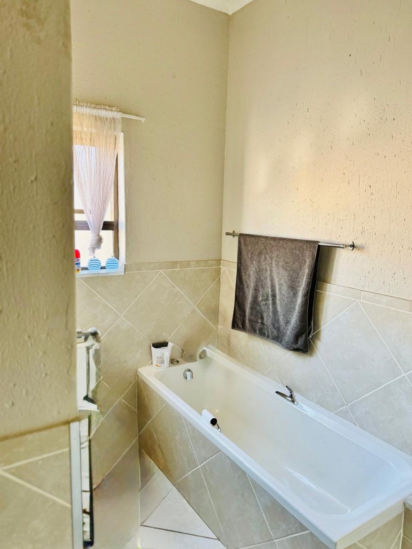 To Let 2 Bedroom Property for Rent in Ravenswood Gauteng