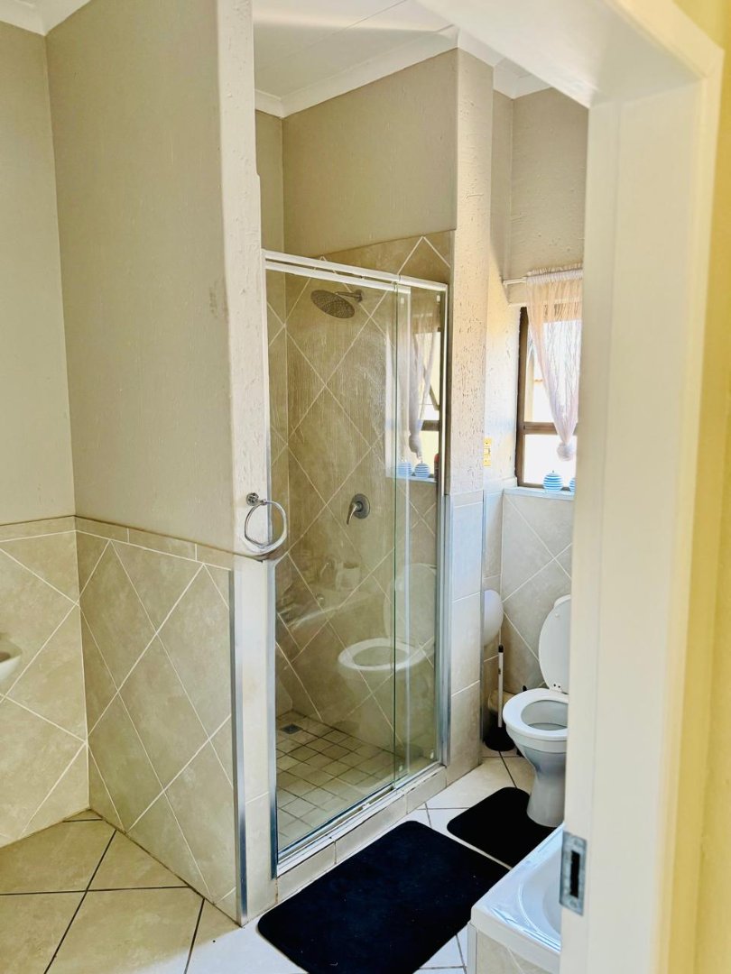 To Let 2 Bedroom Property for Rent in Ravenswood Gauteng