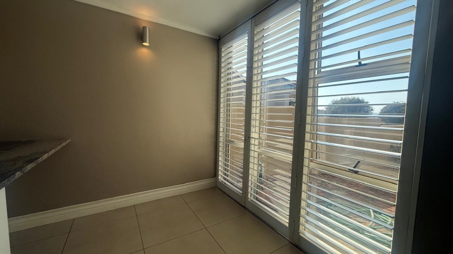 1 Bedroom Property for Sale in Copperleaf Estate Gauteng