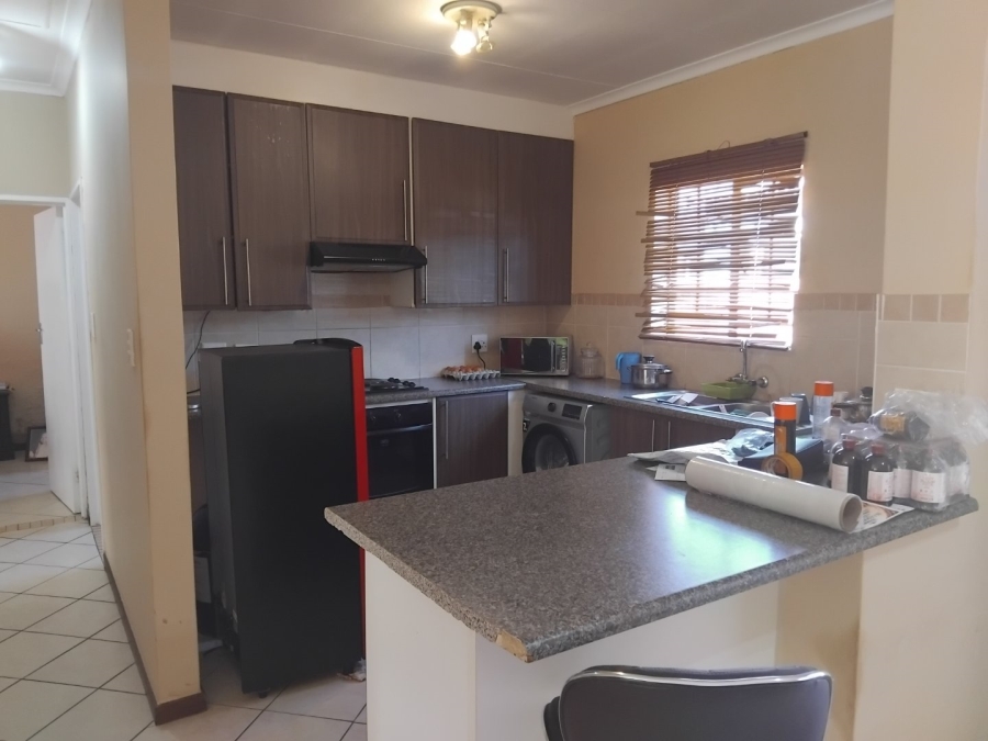 To Let 2 Bedroom Property for Rent in Monavoni Gauteng