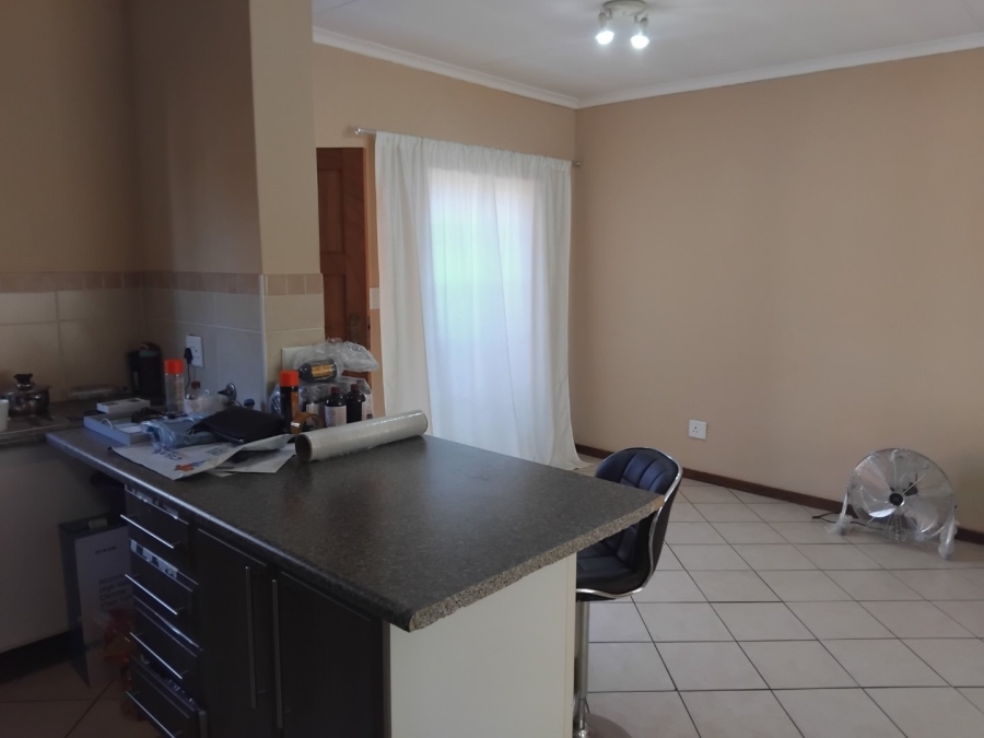 To Let 2 Bedroom Property for Rent in Monavoni Gauteng