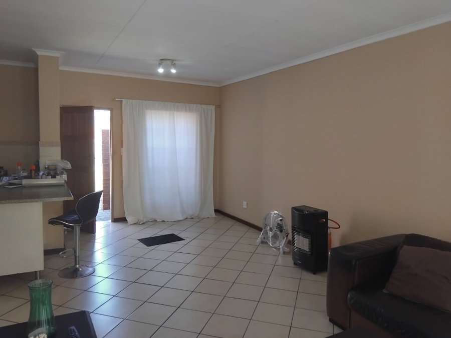 To Let 2 Bedroom Property for Rent in Monavoni Gauteng