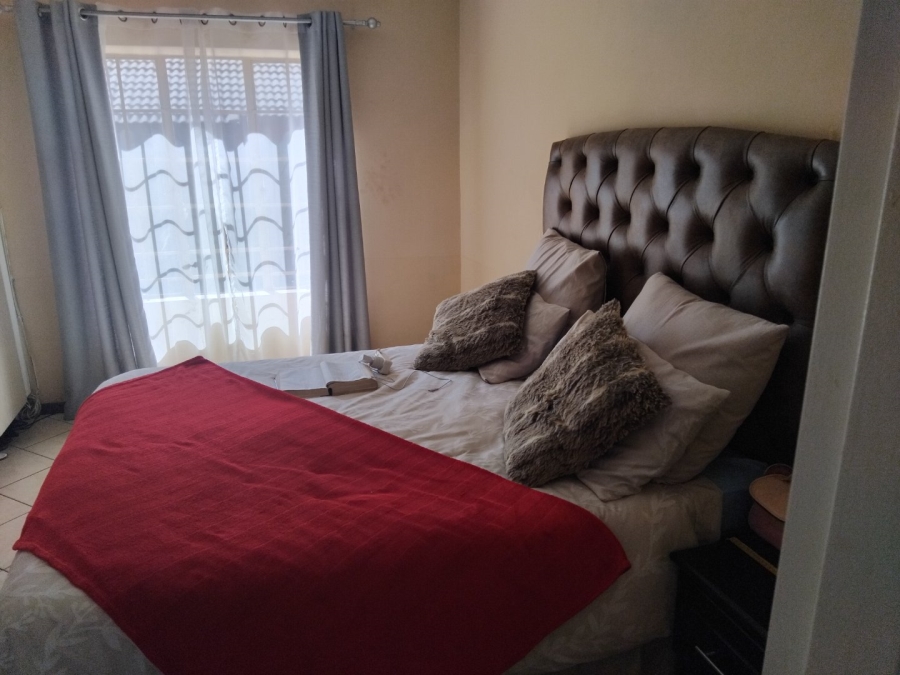 To Let 2 Bedroom Property for Rent in Monavoni Gauteng
