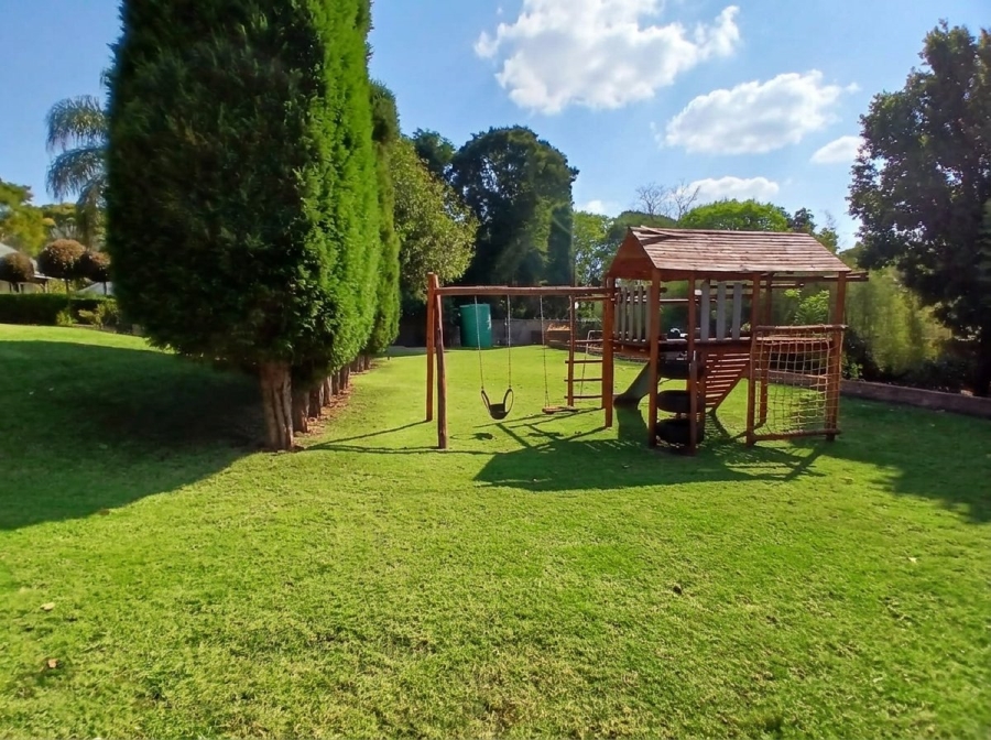 To Let 4 Bedroom Property for Rent in Groenkloof Gauteng
