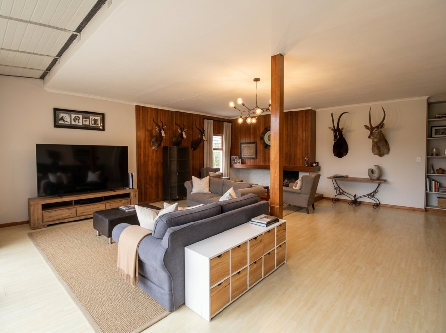 To Let 4 Bedroom Property for Rent in Groenkloof Gauteng