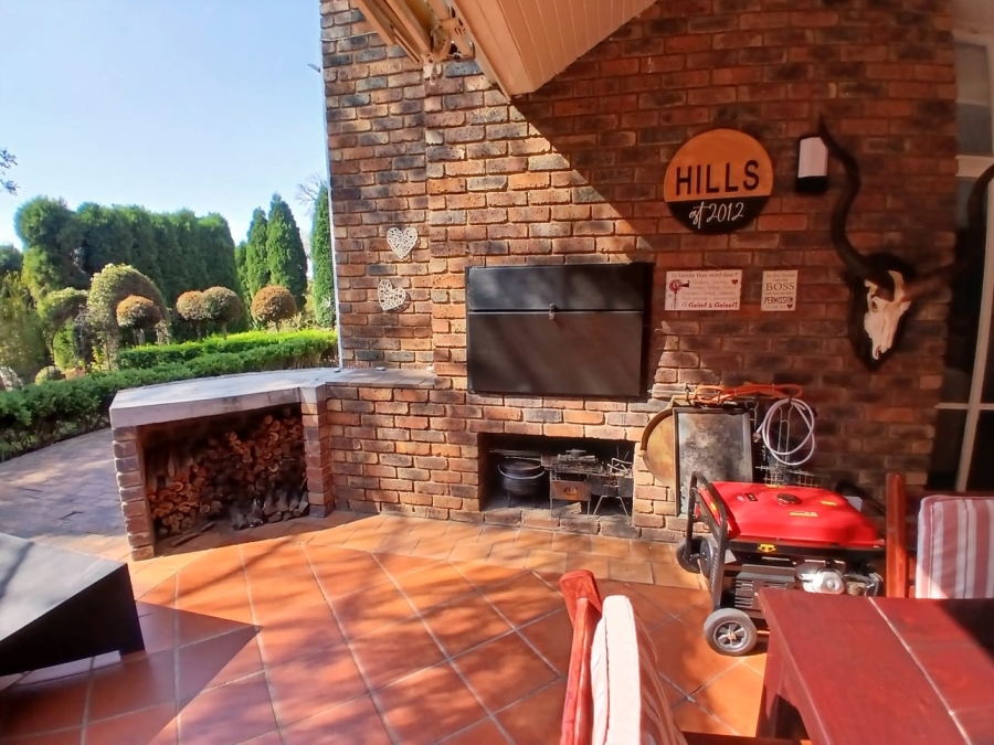 To Let 4 Bedroom Property for Rent in Groenkloof Gauteng