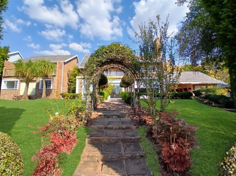 To Let 4 Bedroom Property for Rent in Groenkloof Gauteng