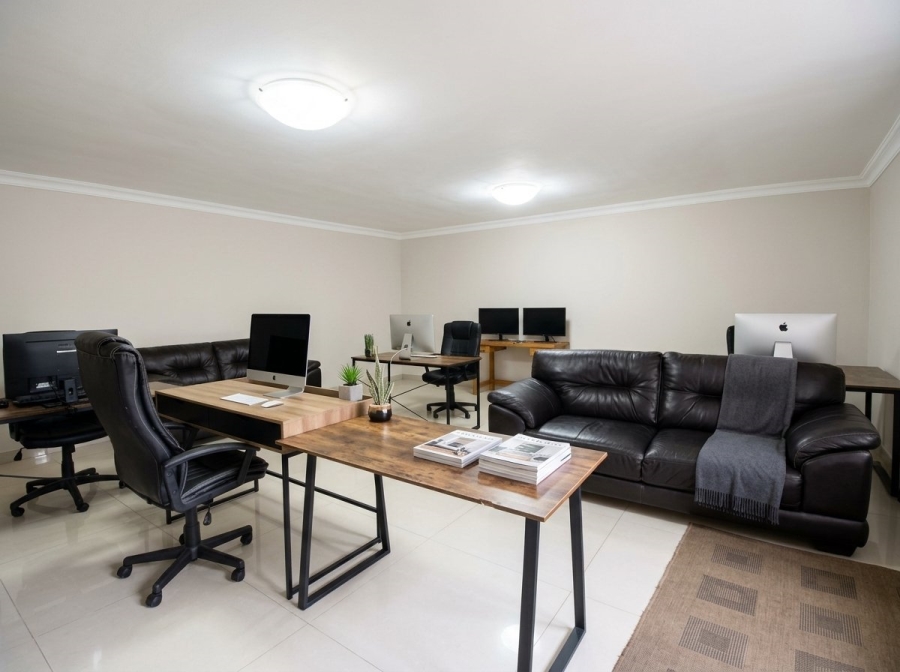 To Let 4 Bedroom Property for Rent in Waterkloof Gauteng
