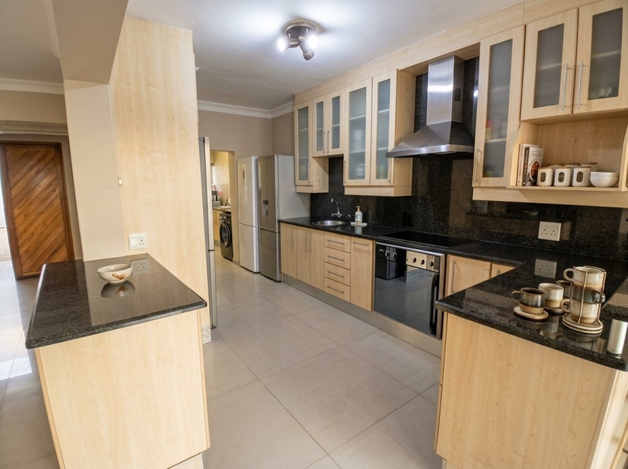 To Let 4 Bedroom Property for Rent in Waterkloof Gauteng