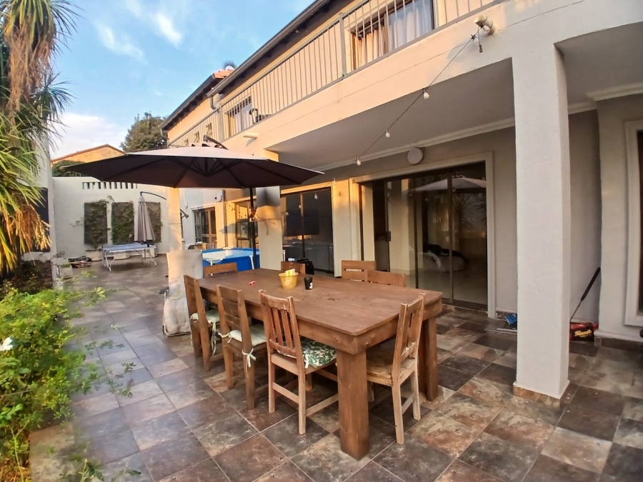 To Let 4 Bedroom Property for Rent in Waterkloof Gauteng