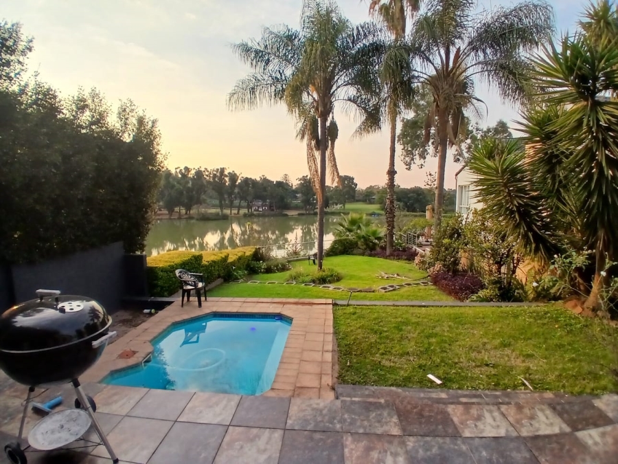 To Let 4 Bedroom Property for Rent in Waterkloof Gauteng