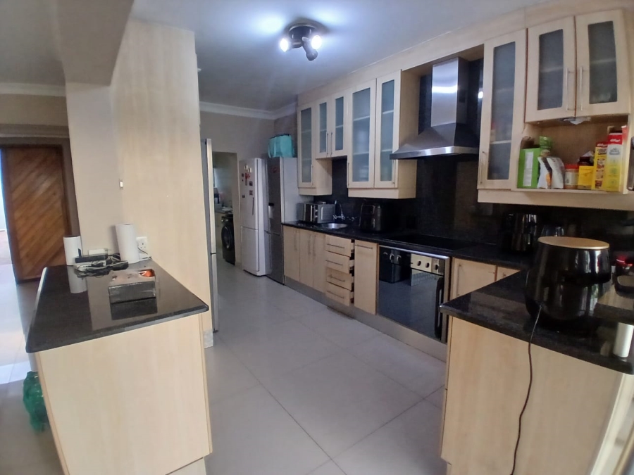 To Let 4 Bedroom Property for Rent in Waterkloof Gauteng