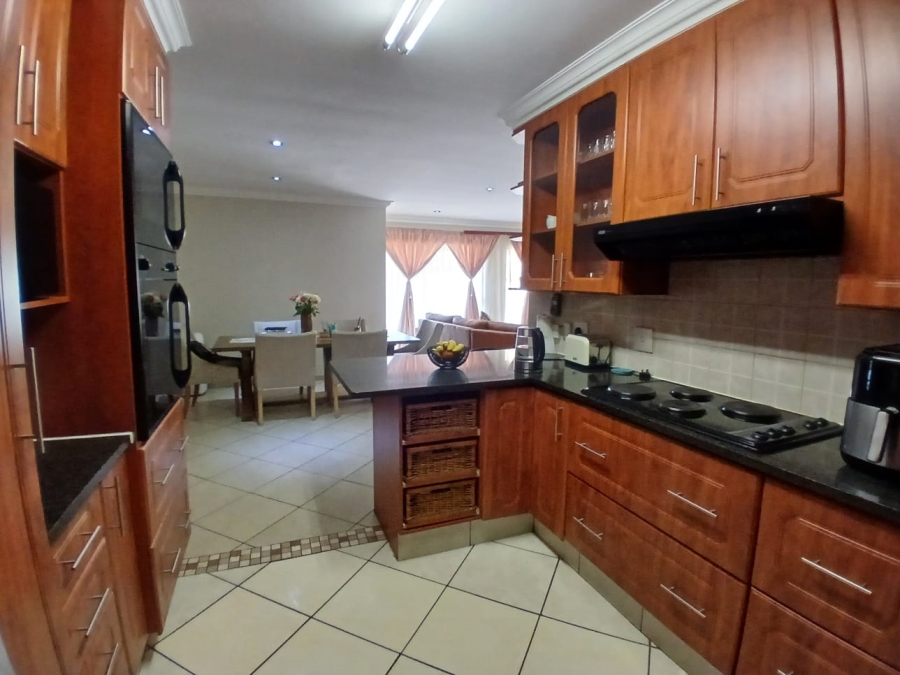 To Let 3 Bedroom Property for Rent in The Wilds Gauteng