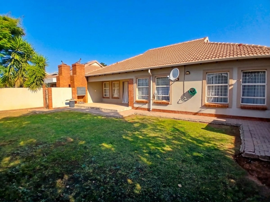 To Let 3 Bedroom Property for Rent in The Wilds Gauteng