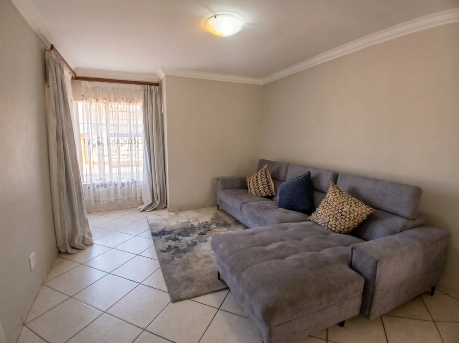 To Let 3 Bedroom Property for Rent in The Wilds Gauteng