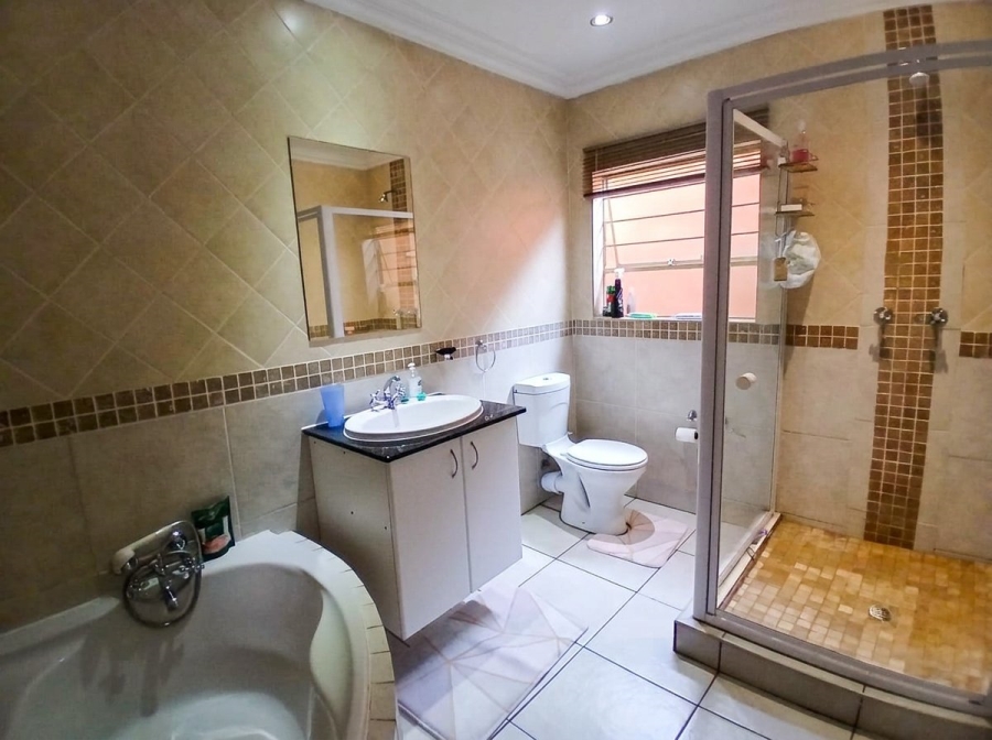 To Let 3 Bedroom Property for Rent in The Wilds Gauteng