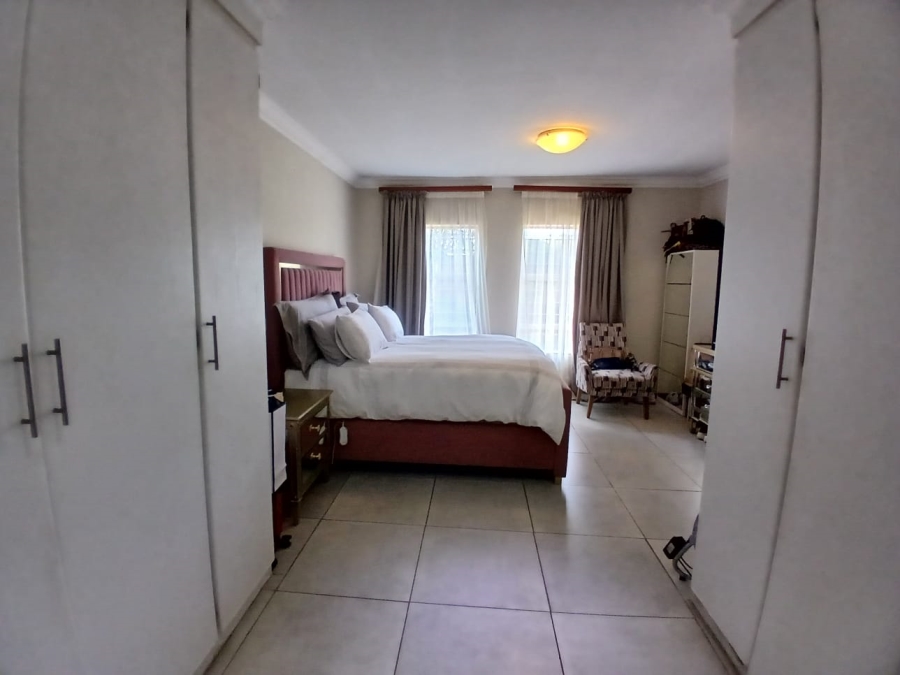 To Let 3 Bedroom Property for Rent in The Wilds Gauteng