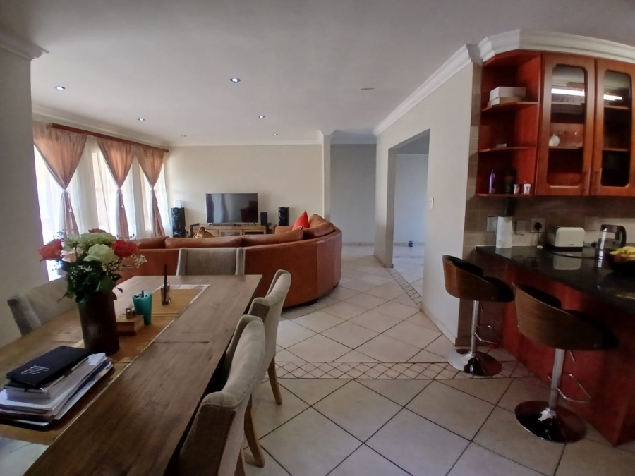 To Let 3 Bedroom Property for Rent in The Wilds Gauteng
