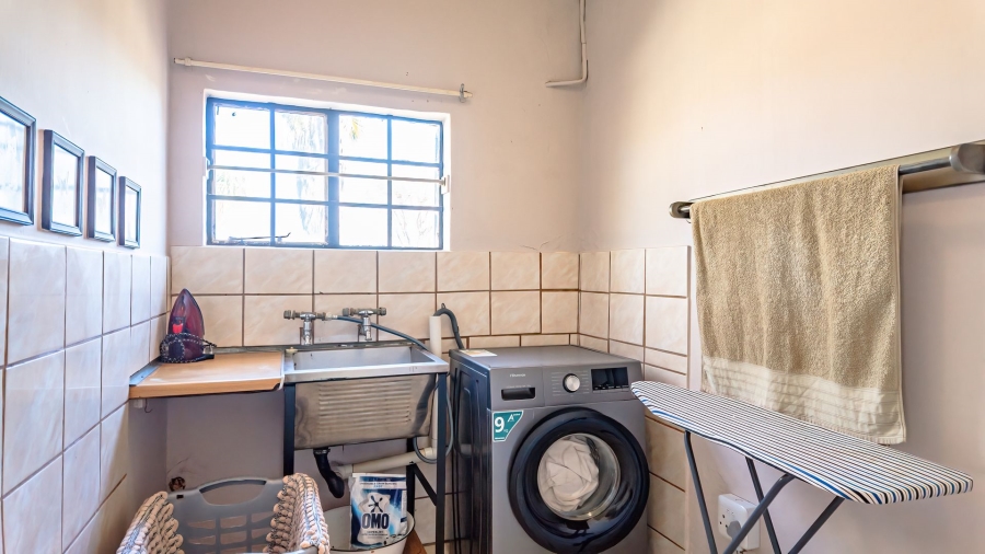 Commercial Property for Sale in Mont Lorraine Ah Gauteng