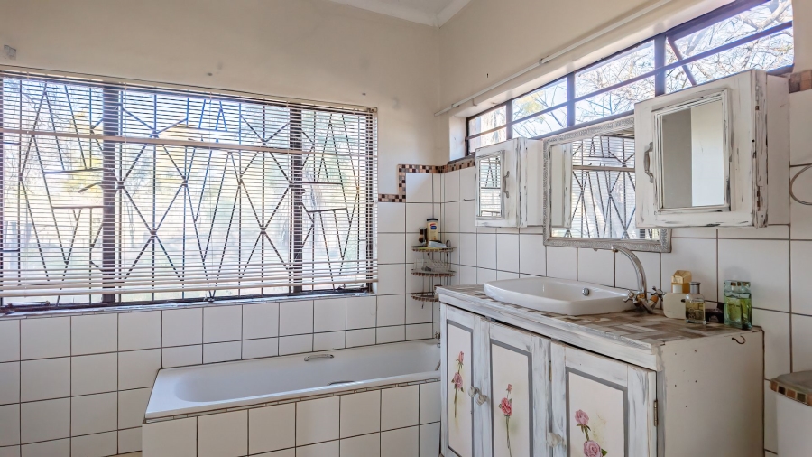 Commercial Property for Sale in Mont Lorraine Ah Gauteng