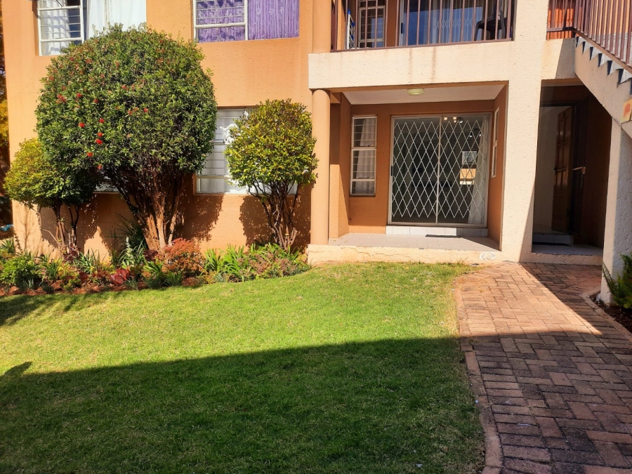 2 Bedroom Property for Sale in Little Falls Gauteng