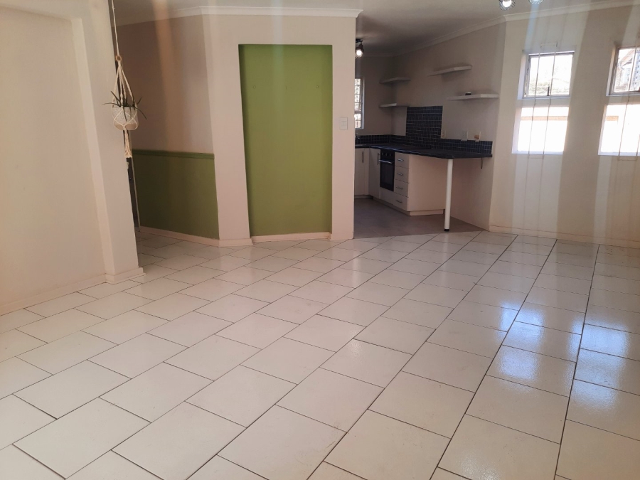 2 Bedroom Property for Sale in Little Falls Gauteng