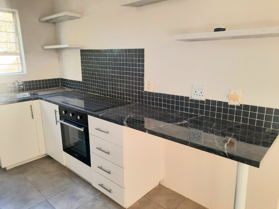 2 Bedroom Property for Sale in Little Falls Gauteng