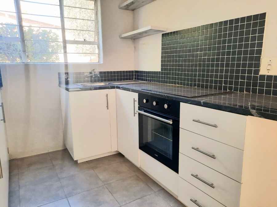 2 Bedroom Property for Sale in Little Falls Gauteng