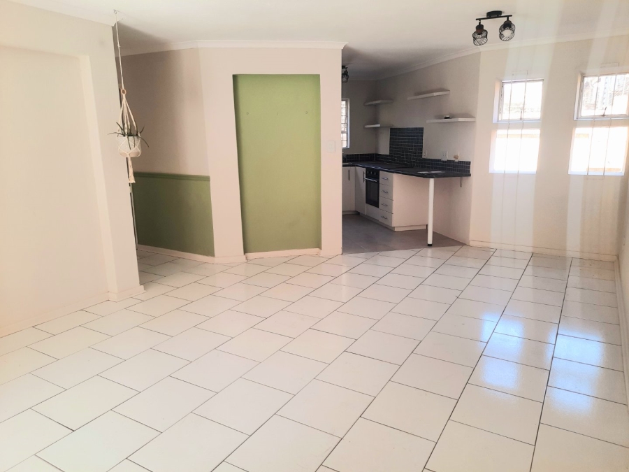 2 Bedroom Property for Sale in Little Falls Gauteng